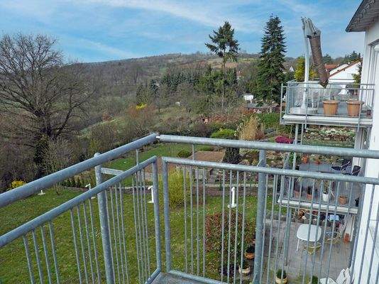 Blick zu den anderen Balkons