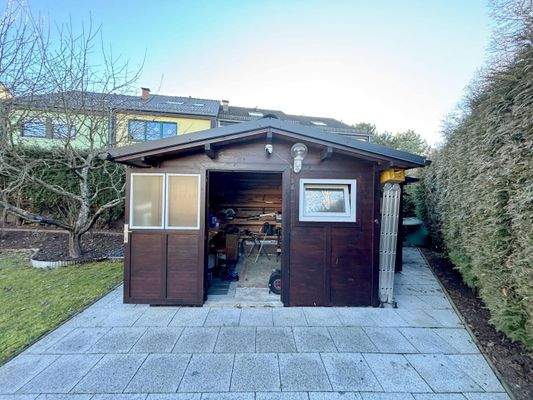 praktisches Gartenhäuschen