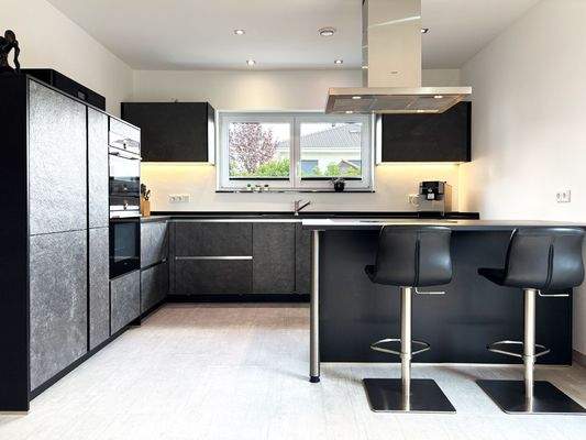 Küche mit Kochinsel