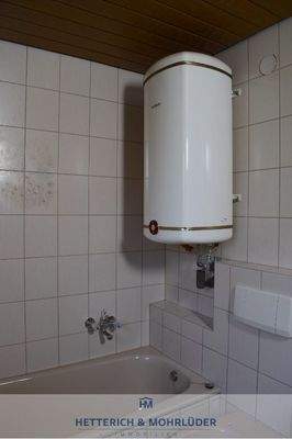 EG Bad mit Badewanne und separater Dusche