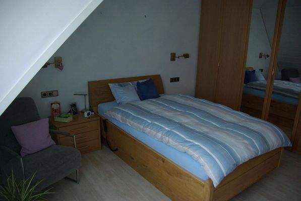 Schlafzimmer 1