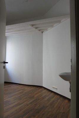 Zimmer3 Galerie & Waschbecken