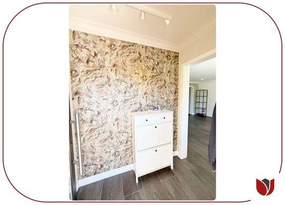 Eingangsbereich mit Garderobe und Schrank
