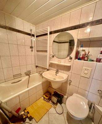 Vorderhaus Bad 2 1.OG.