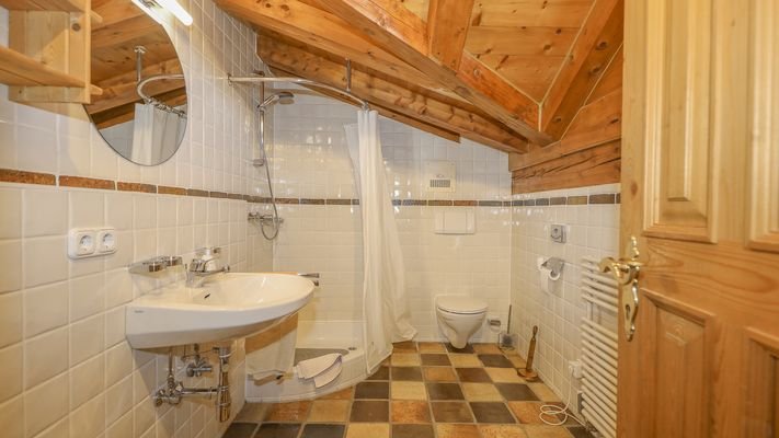 KITZIMMO-Großzügiges Haus mit 3 Wohnungen mieten - Immobilien St. Johann.