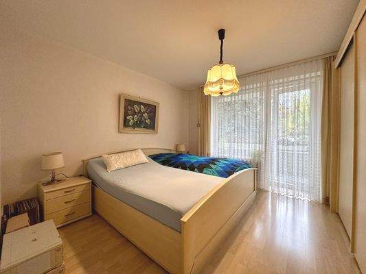 Schlafzimmer mit Balkon