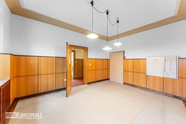 Zimmer Praxis Warteraum EG rechts