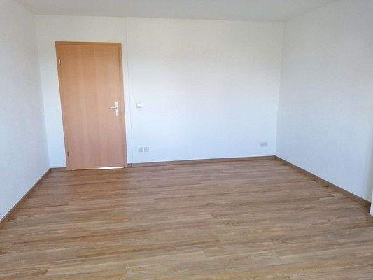 Wohnzimmer mit Laminat