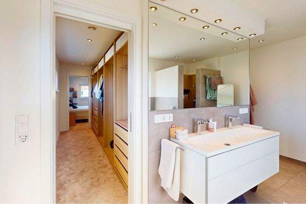 Elternbad / Ankleide