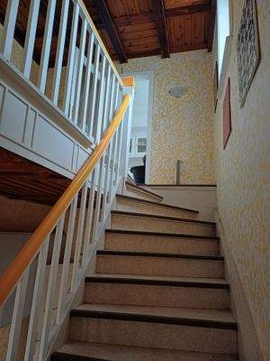 holztreppe.jpg