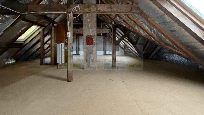 ausbaufähiger Dachboden