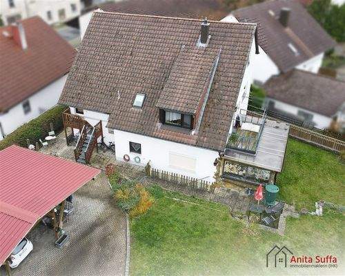 Haus mit Carport von oben