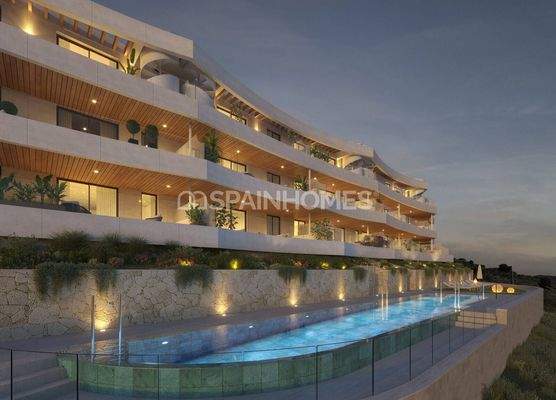 2 and 3-Bedroom Flats in a Complex with Pool in Málaga