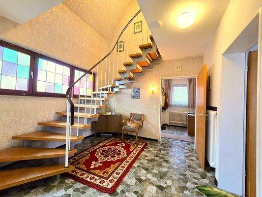 Flur Treppenaufgang zum OG