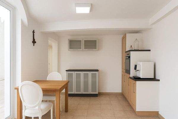 Heller Frühstücksbereich mit Zugang zum Patio