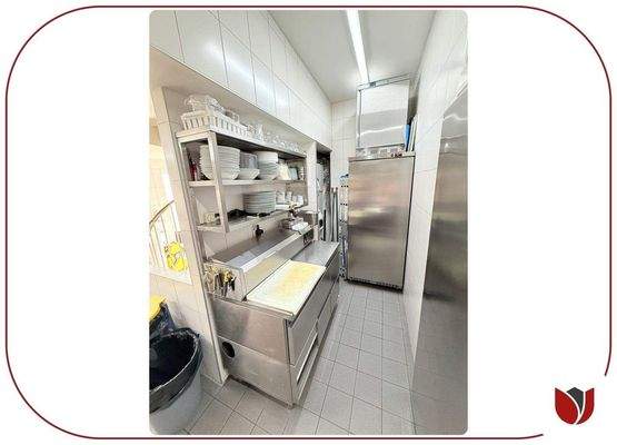 Praktische Kühl- und großzügige Abstellflächen