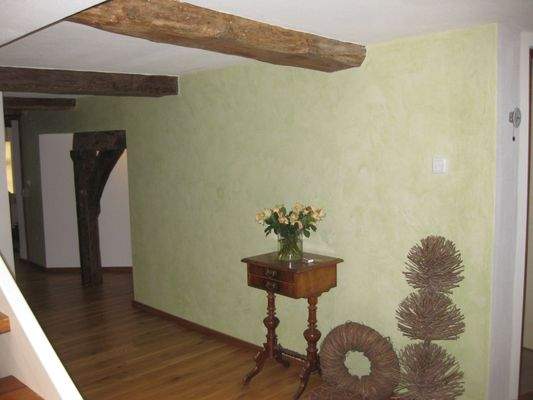 Flur mit Holzbalken