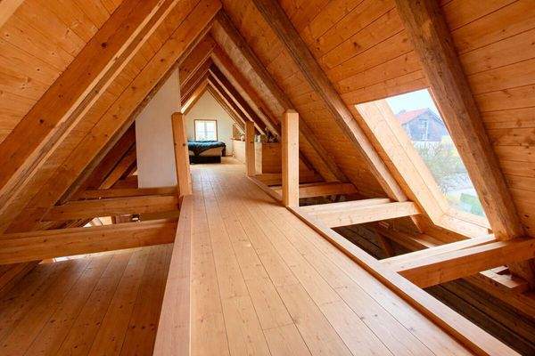 Dachspitz des vorderen Hauses