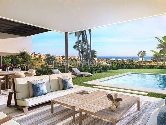 Marbella Townhouses in 5-Star Complex with Privileged Facilities