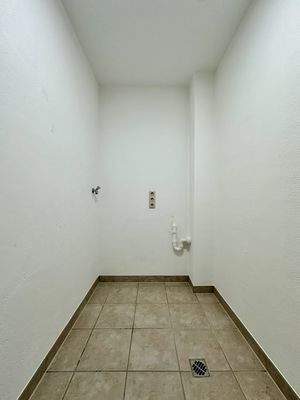 Abstellraum mit WM-Anschluss