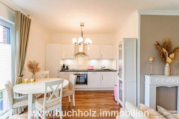 Küche mit Essbereich