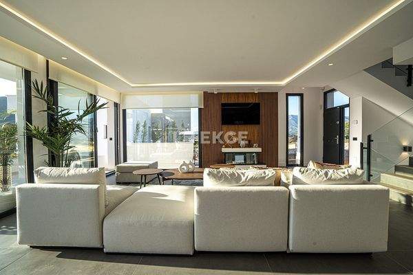 Detached Golfside Villas with Private Pools in Mijas