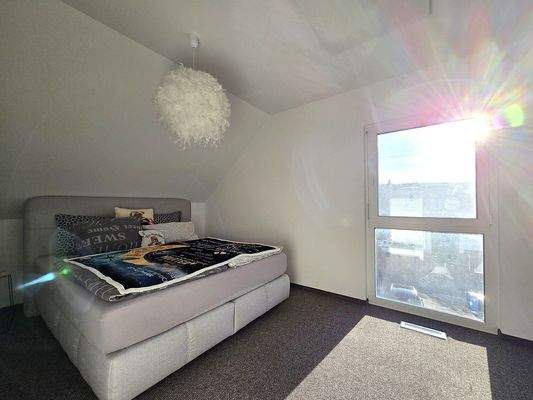Elternschlafzimmer - Haus links