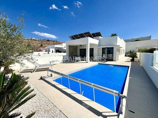 3-Bedroom Villas with Pool in Alicante Benijofar