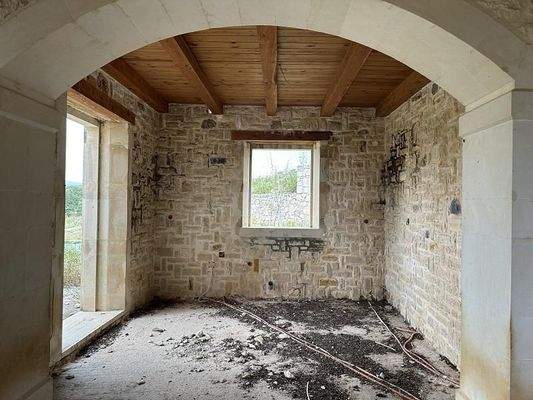 Kreta, Armeni Rethymno: 4 Rohbau-Steinvillen auf großem Grundstück zu verkaufen