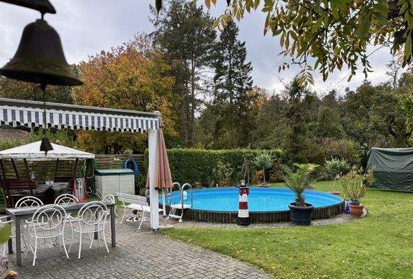 Pool mit Terrasse.JPEG