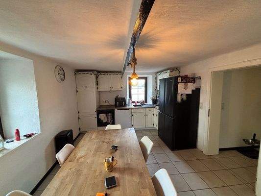 Esszimmer und Küche