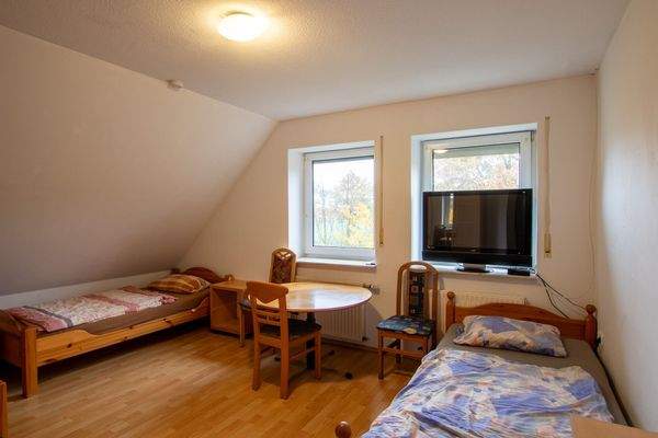 Zimmer 4 DG angebautes Wohnhaus 