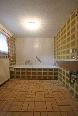 Whg. 2 - Vollbad im Keller
