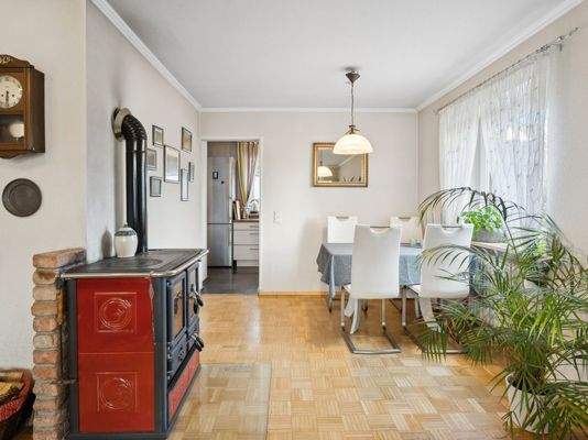 Essbereich mit Kamin EG