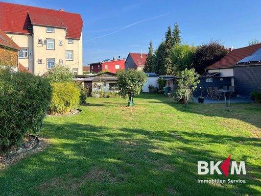 Garten Blick zum Vorderhaus