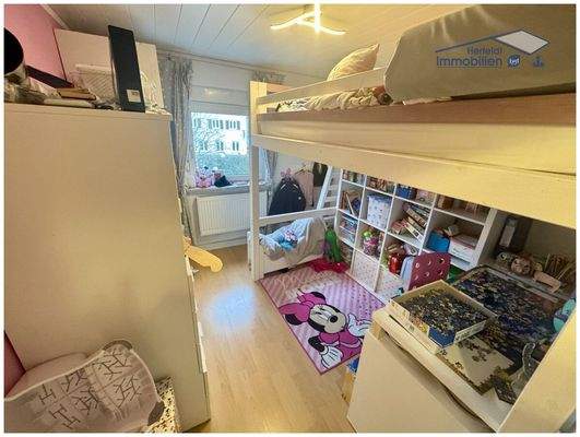 Kinderzimmer im OG
