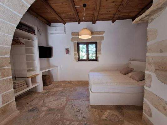 Kreta, Aspro: 3 Villen mit traditionellen Steinelementen und Bergblick zu verkaufen