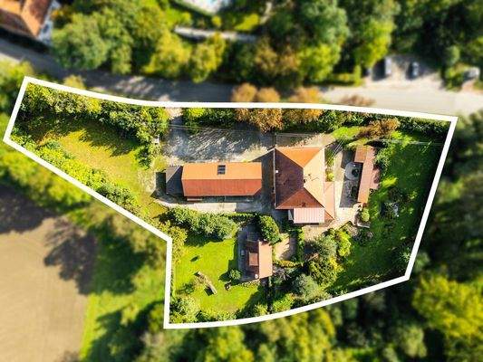 Anwesen mit ca. 7000 m² Grund