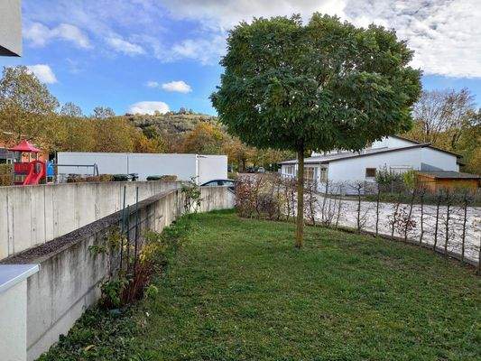 Garten mit Blick zum Berg