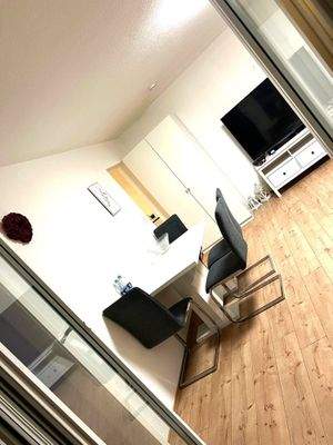 Möblierte Wohnung mieten in STuttgart Vaihingen Zeitwohnen bei urbanbnb 1.jpg