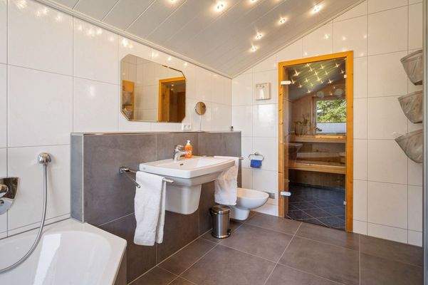 Vollbadezimmer_Obergeschoss