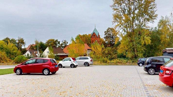 PARKEN DIREKT VOR DER TÜR