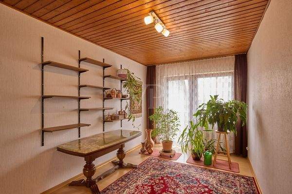 Zimmer 3 mit Zugang zum Balkon im OG