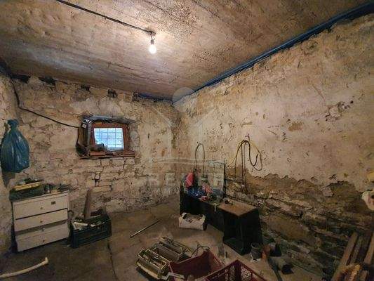 Viel Abstellraum findet sich im Keller