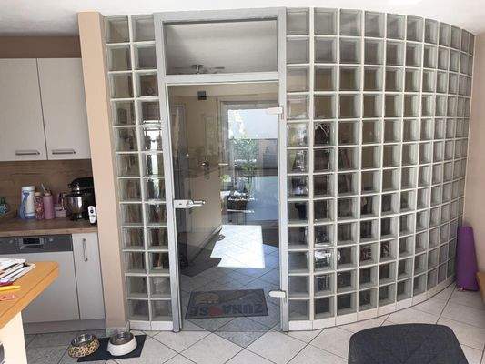 EG_Windfang mit Glaswand