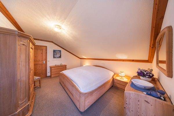 Schlafzimmer 1.jpg