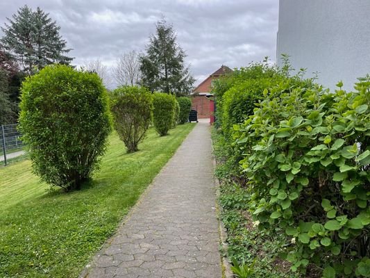 Garten und Zugang zum Haus 