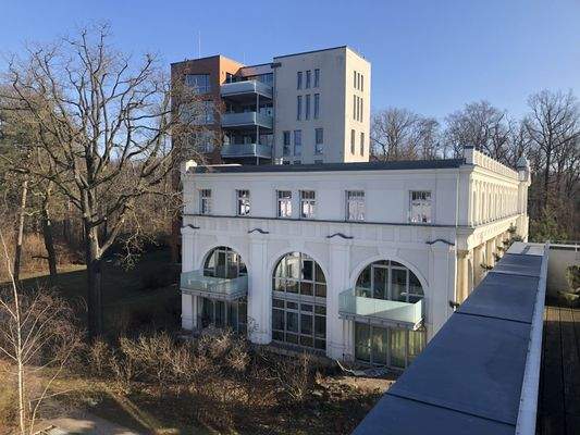 Seitenansicht Herrenhaus.jpg