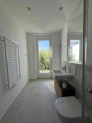 Bad, Blick z. Terasse