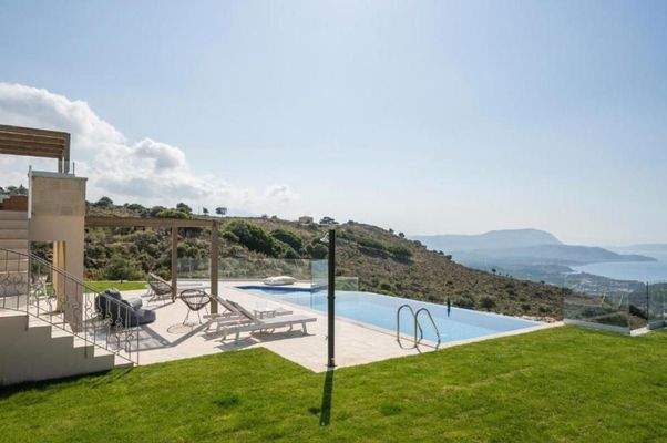 Kreta: Steinvilla mit Meerblick und Infinity-Pool in Drapanos zu verkaufen